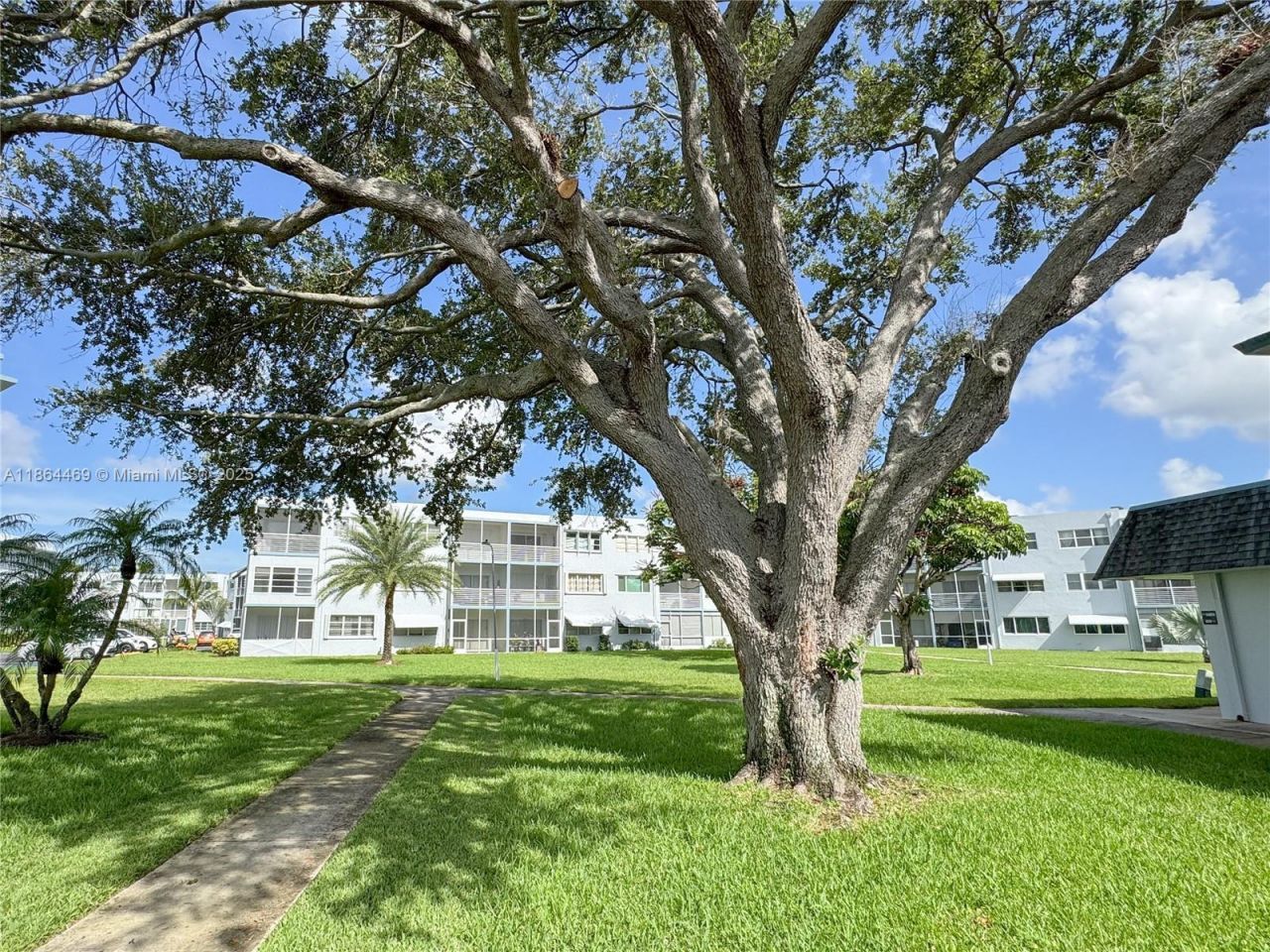 2300 Park Ln, Unit 105, Hollywood, FL 33021 Photo