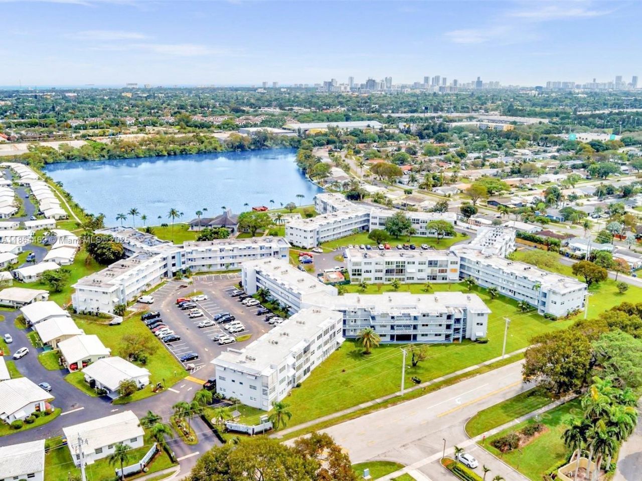 2300 Park Ln, Unit 105, Hollywood, FL 33021 Photo