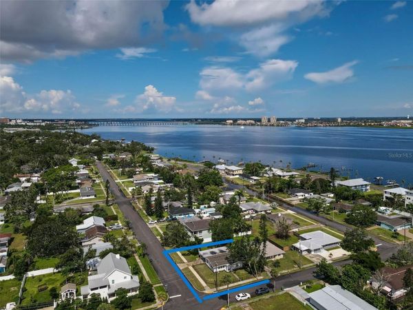 102 20TH STREET NE, BRADENTON, FL 34208