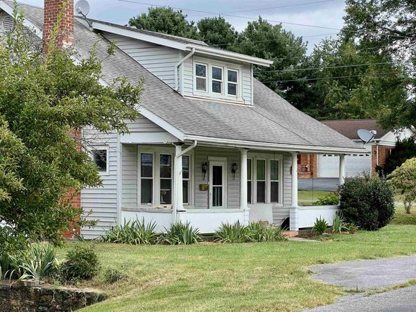 411 SHENANDOAH AVE, SHENANDOAH, VA 22849