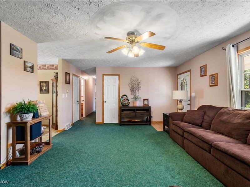 9375 Ridge Road SE, Uhrichsville, OH 44683 Photo 11