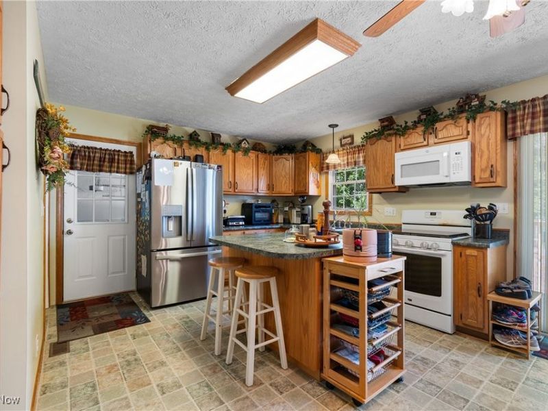 9375 Ridge Road SE, Uhrichsville, OH 44683 Photo 13