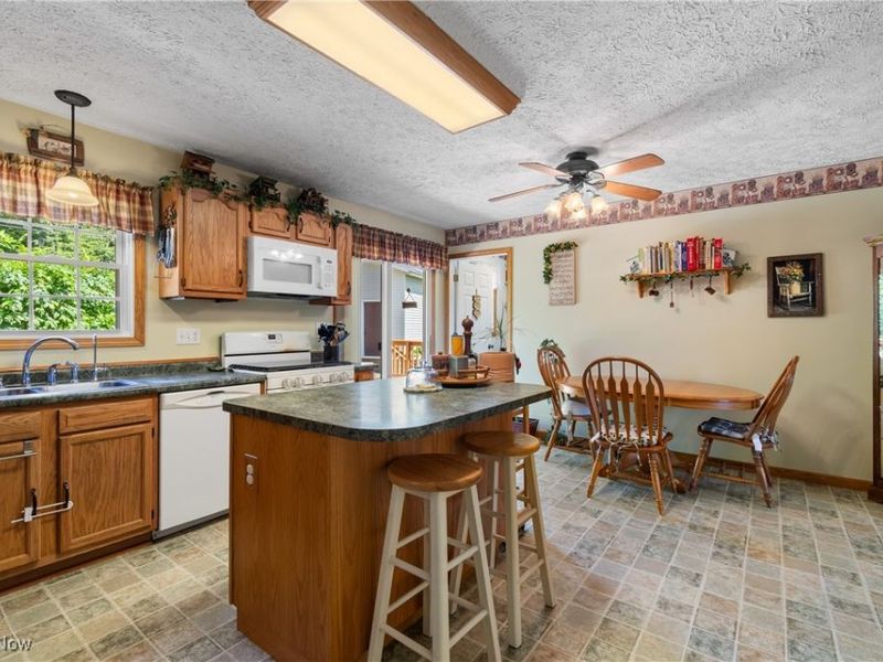 9375 Ridge Road SE, Uhrichsville, OH 44683 Photo 15