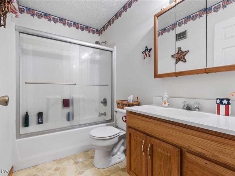 9375 Ridge Road SE, Uhrichsville, OH 44683 Photo 23