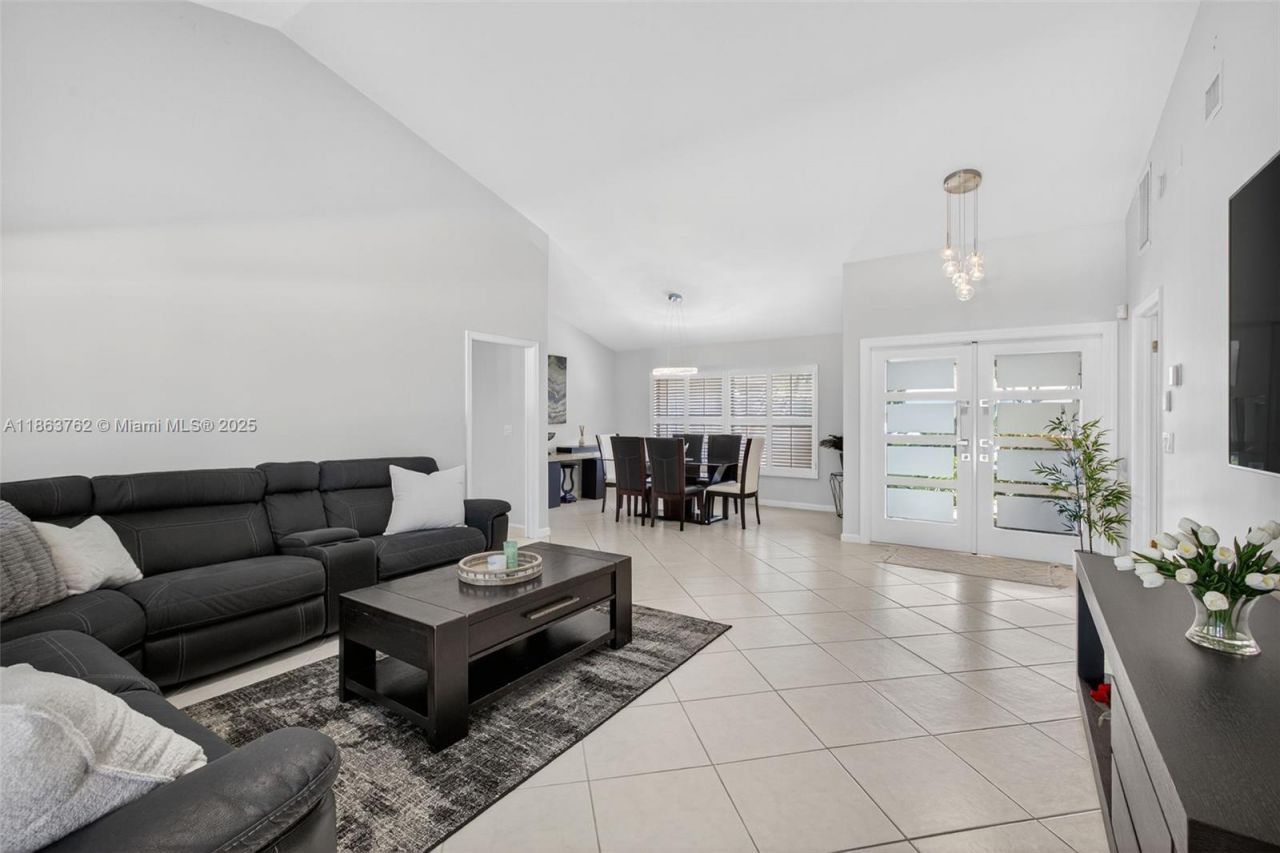 15 W Balfour Rd, Palm Beach Gardens, FL 33418 Photo