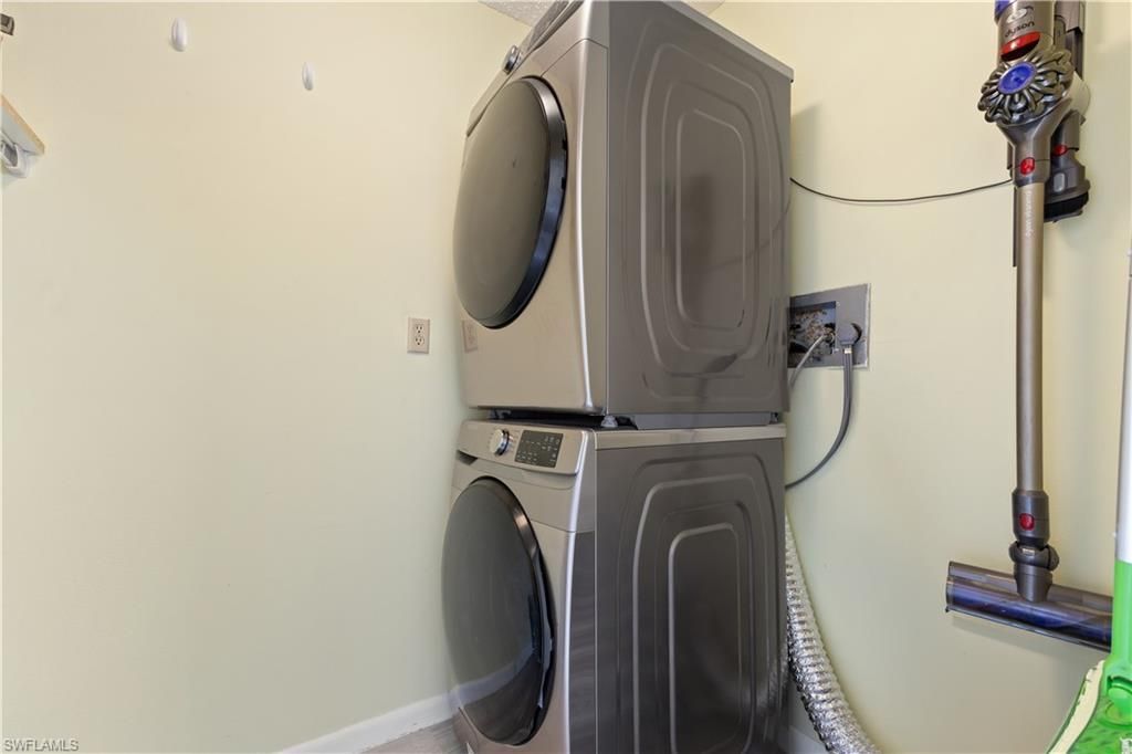 555 Park Shore Dr, Unit B302, Naples, FL 34104 Photo