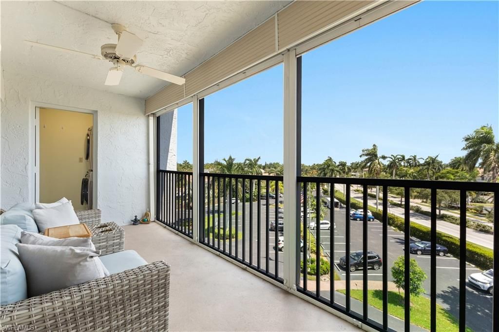 555 Park Shore Dr, Unit B302, Naples, FL 34104 Photo
