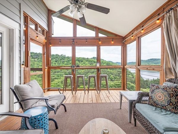 105 Sandgate Ct, Smithville, TN 37166