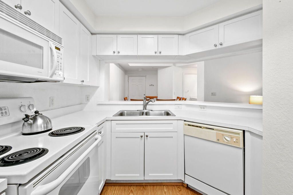 2727 Anzio Court, Unit 307, Palm Beach Gardens, FL 33410 Photo