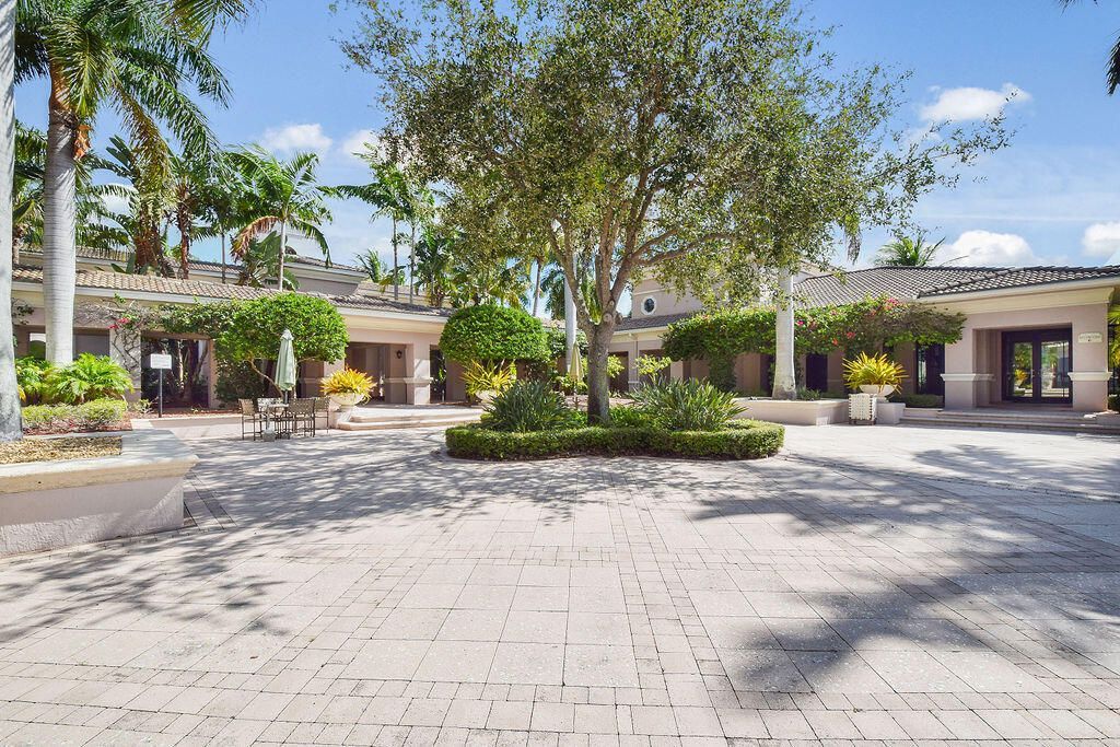 2727 Anzio Court, Unit 307, Palm Beach Gardens, FL 33410 Photo