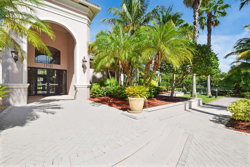 2727 Anzio Court, Unit 307, Palm Beach Gardens, FL 33410 Photo