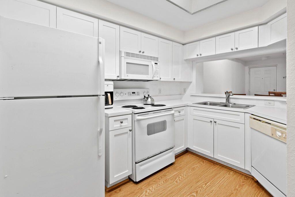 2727 Anzio Court, Unit 307, Palm Beach Gardens, FL 33410 Photo