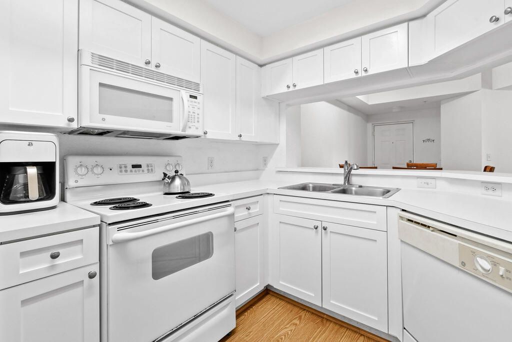 2727 Anzio Court, Unit 307, Palm Beach Gardens, FL 33410 Photo