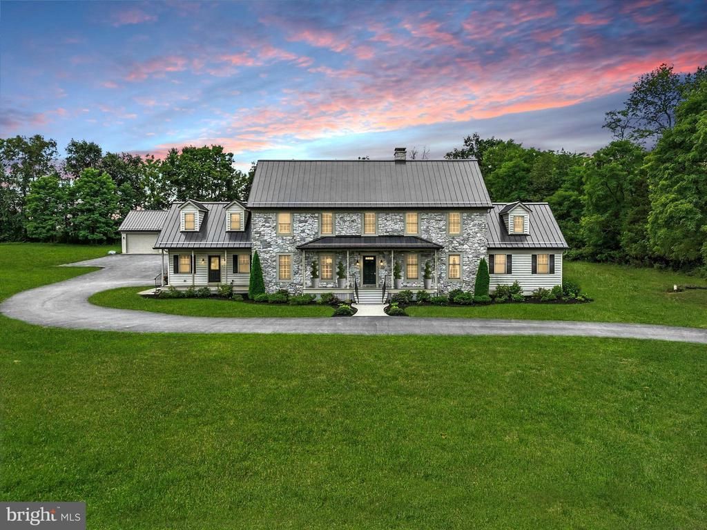 160 VIDA LANE, DOVER, PA 17315