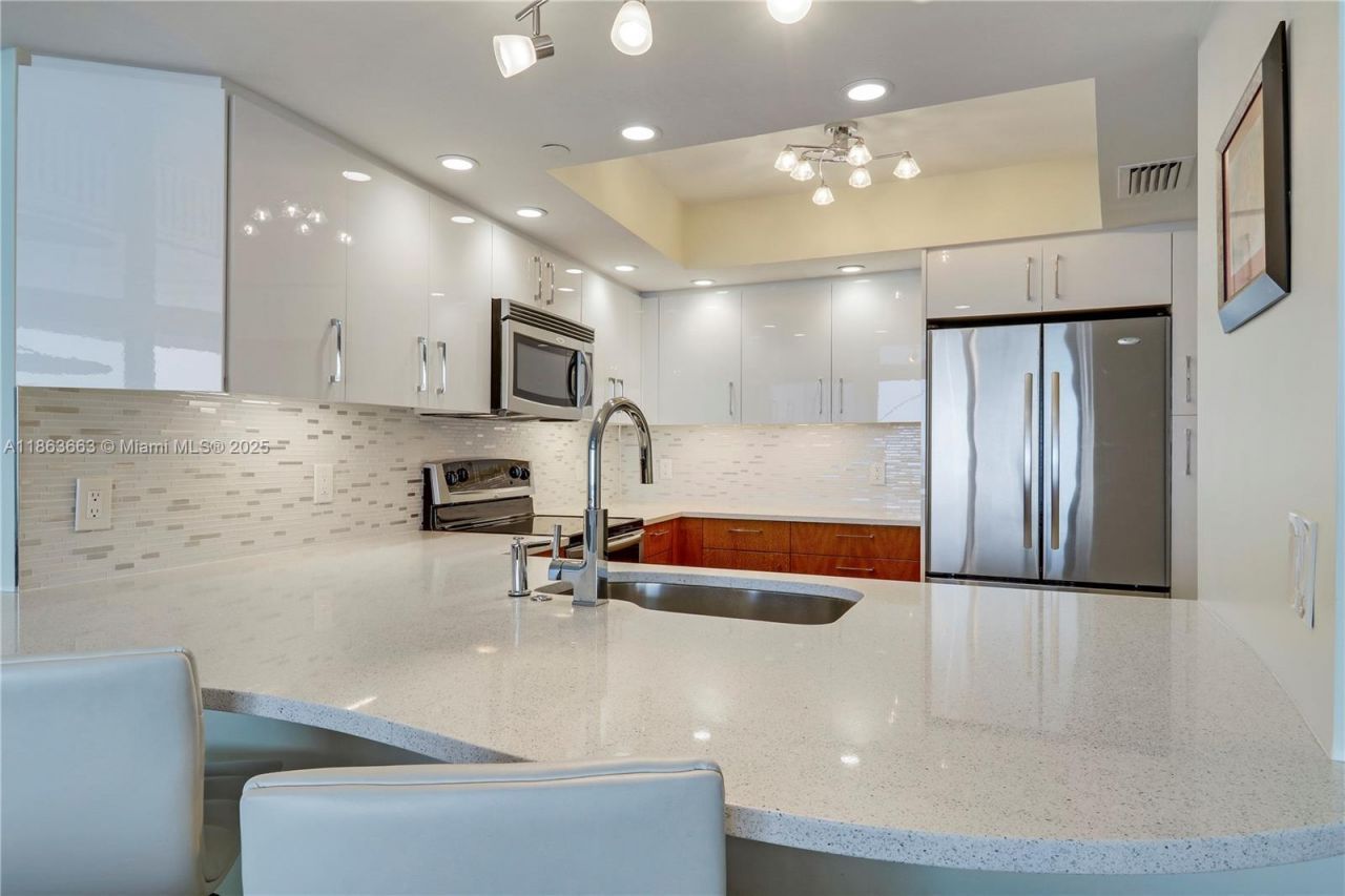 3000 N Ocean Dr, Unit PH-D, Singer Island, FL 33404 Photo