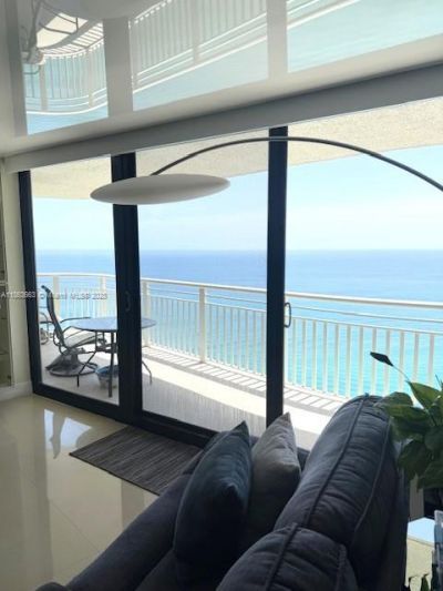 3000 N Ocean Dr, Unit PH-D, Singer Island, FL 33404 Photo