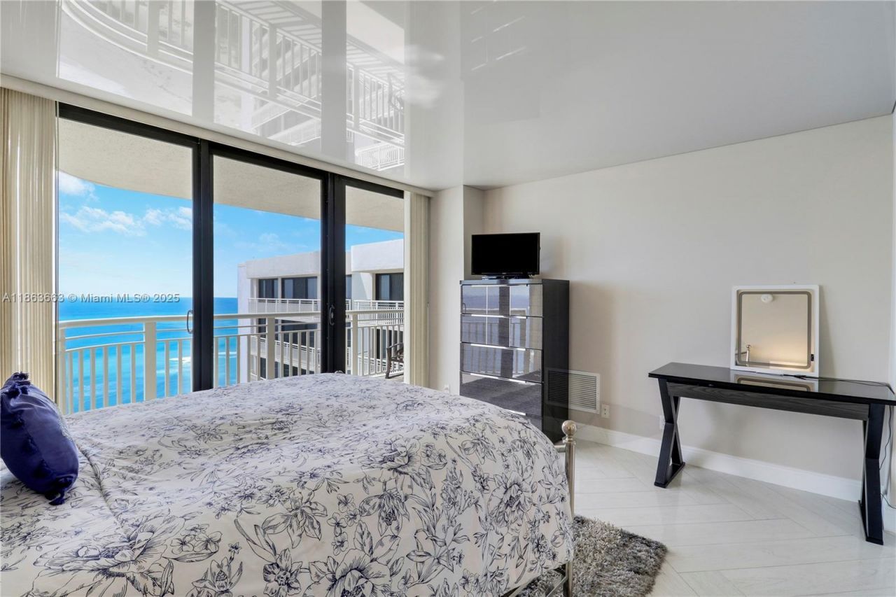 3000 N Ocean Dr, Unit PH-D, Singer Island, FL 33404 Photo