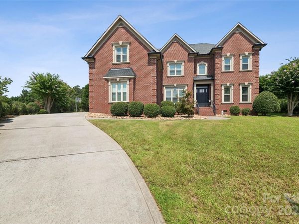 5518 Two Iron Drive, Matthews, NC 28104