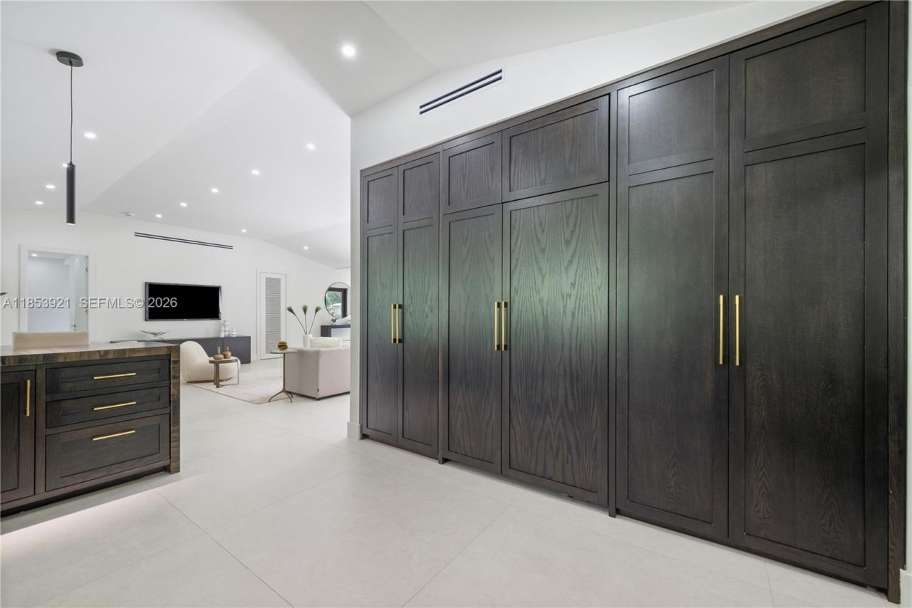 899 NE 71st St, Miami, FL 33138 Photo