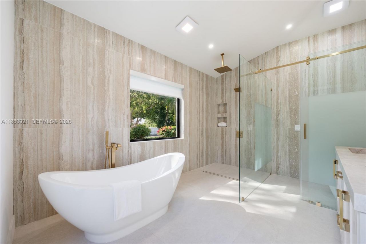 899 NE 71st St, Miami, FL 33138 Photo