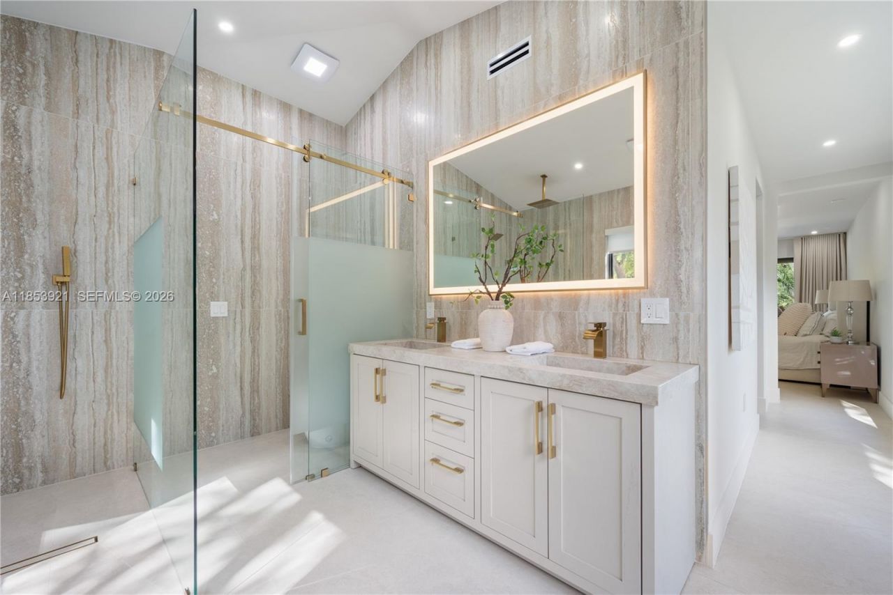 899 NE 71st St, Miami, FL 33138 Photo