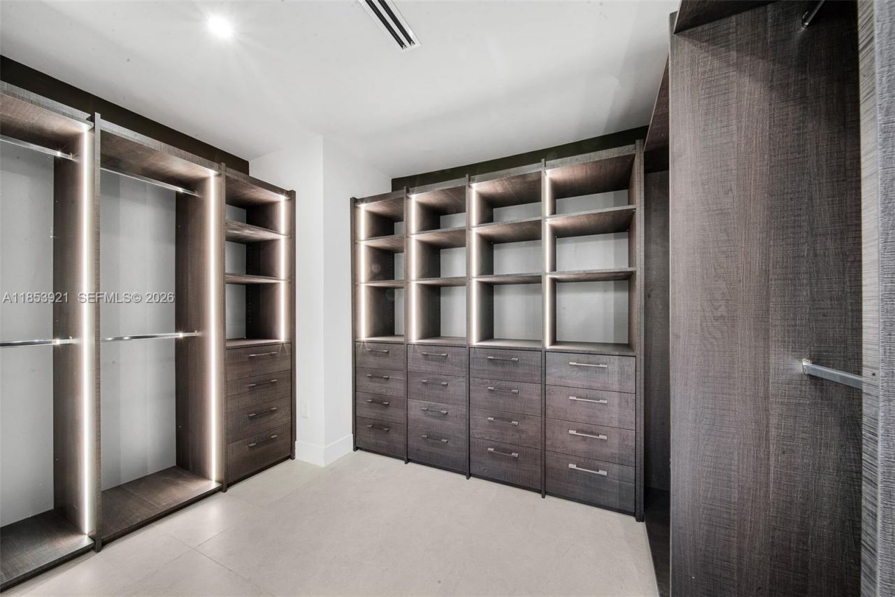 899 NE 71st St, Miami, FL 33138 Photo