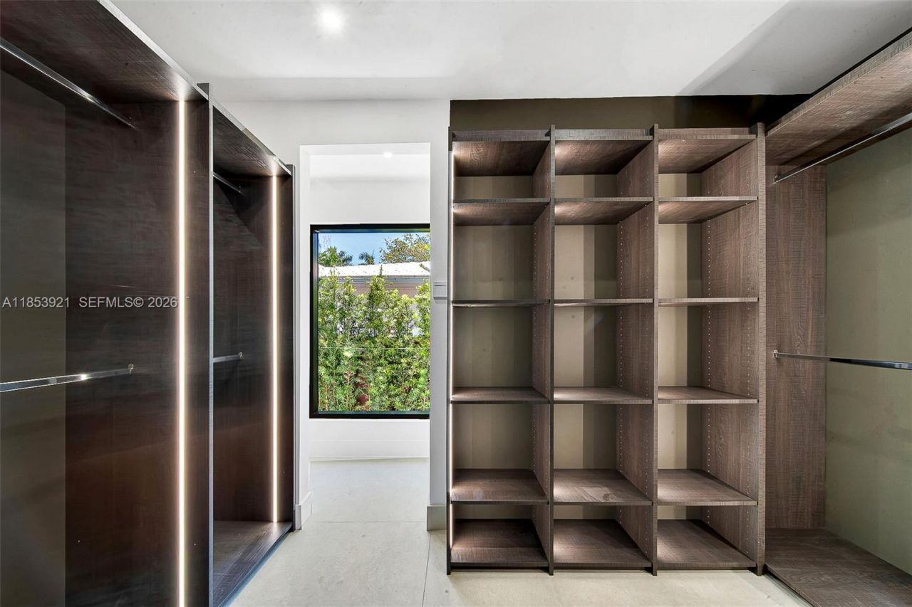 899 NE 71st St, Miami, FL 33138 Photo