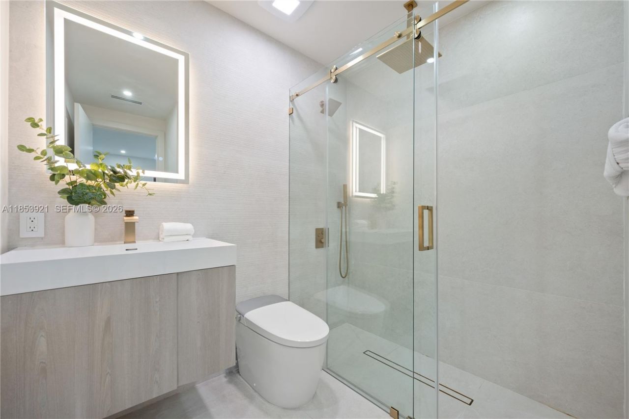 899 NE 71st St, Miami, FL 33138 Photo