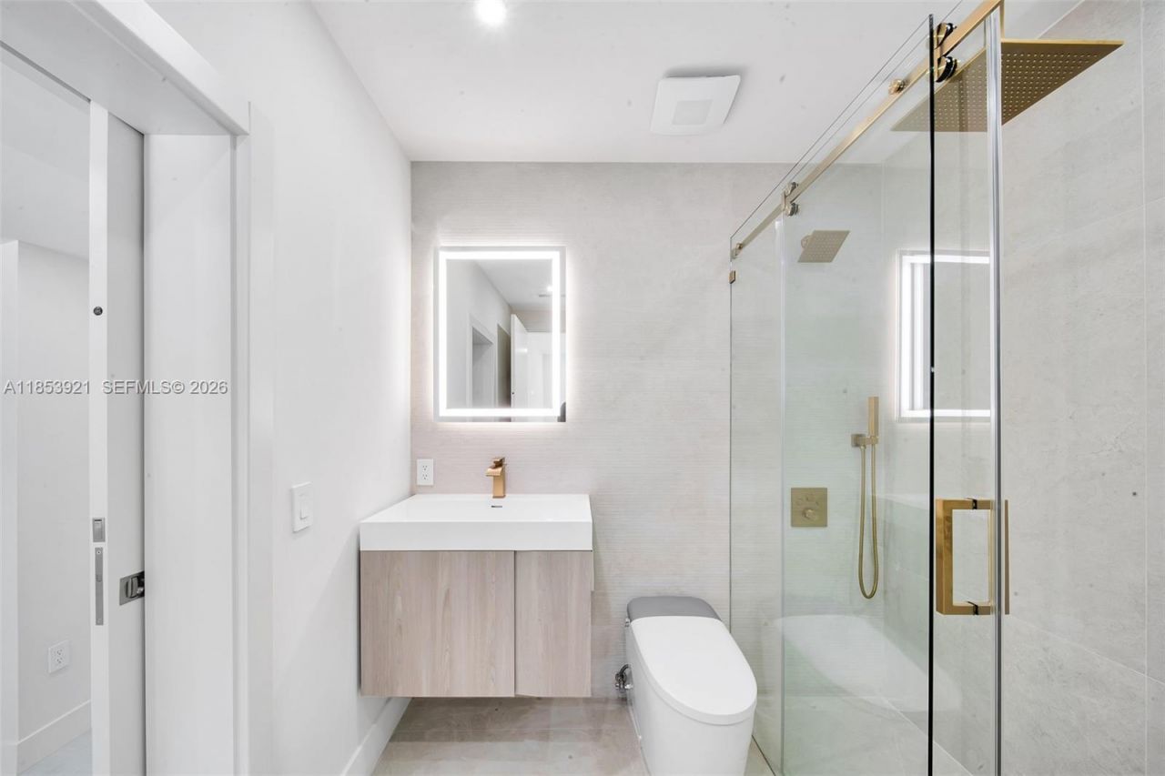 899 NE 71st St, Miami, FL 33138 Photo