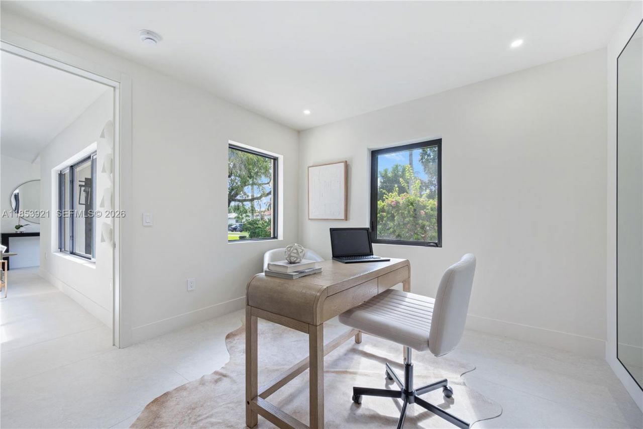 899 NE 71st St, Miami, FL 33138 Photo