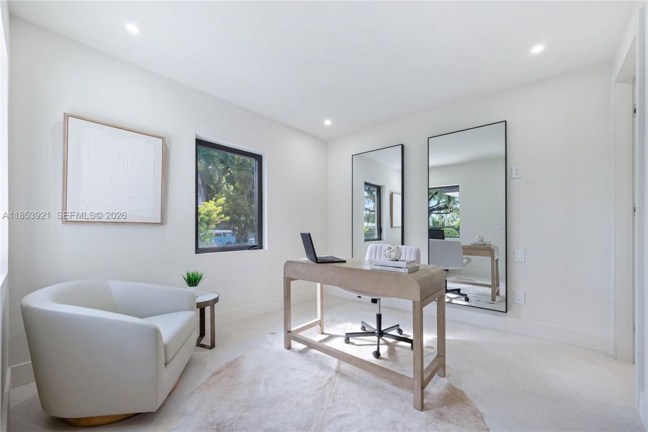 899 NE 71st St, Miami, FL 33138 Photo