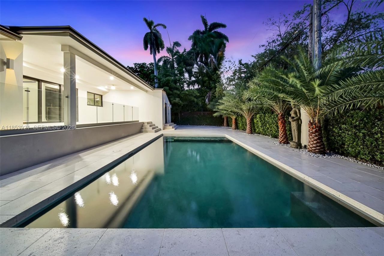 899 NE 71st St, Miami, FL 33138 Photo