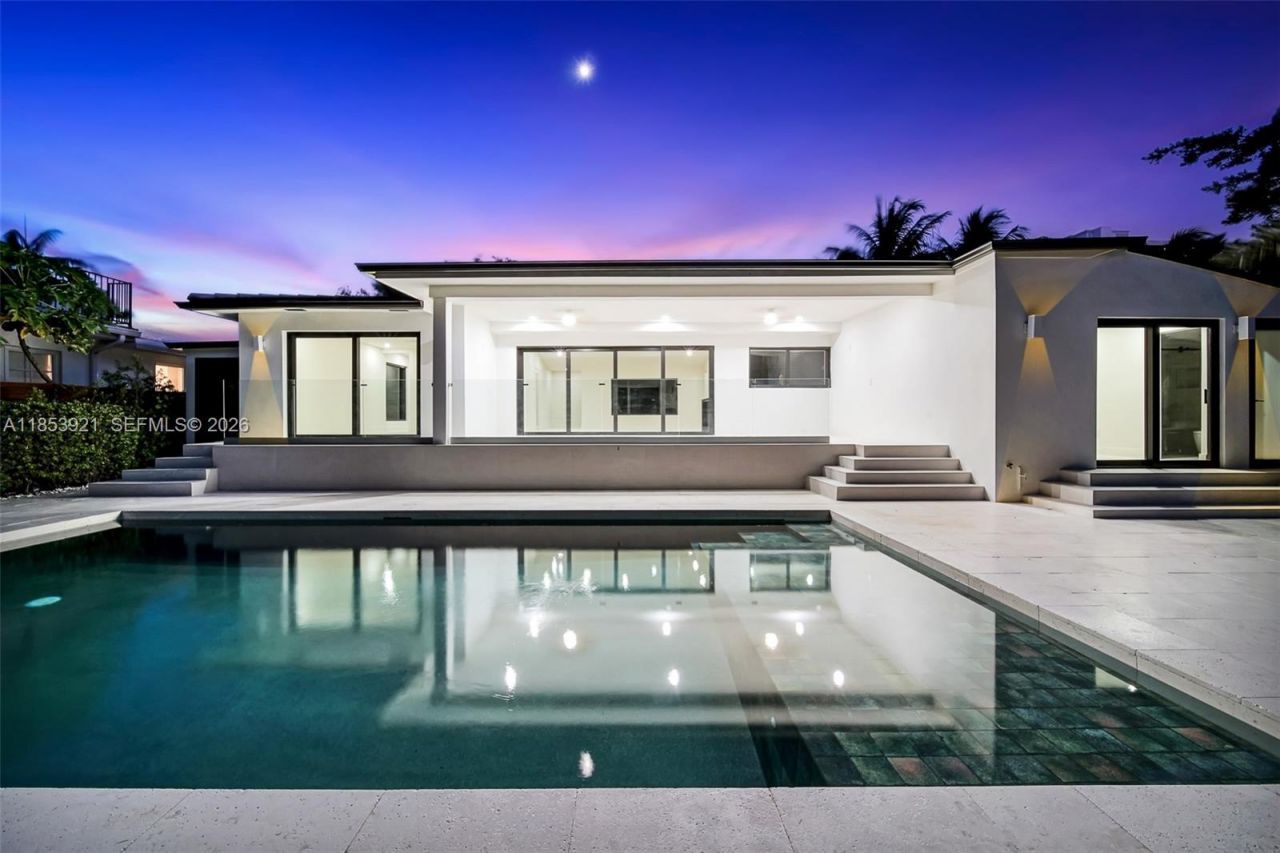 899 NE 71st St, Miami, FL 33138 Photo