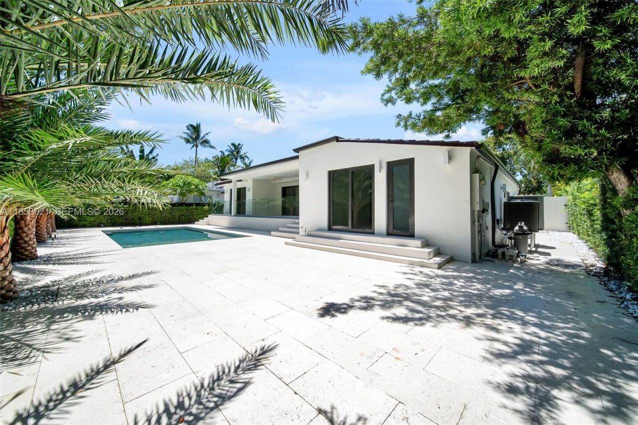 899 NE 71st St, Miami, FL 33138 Photo