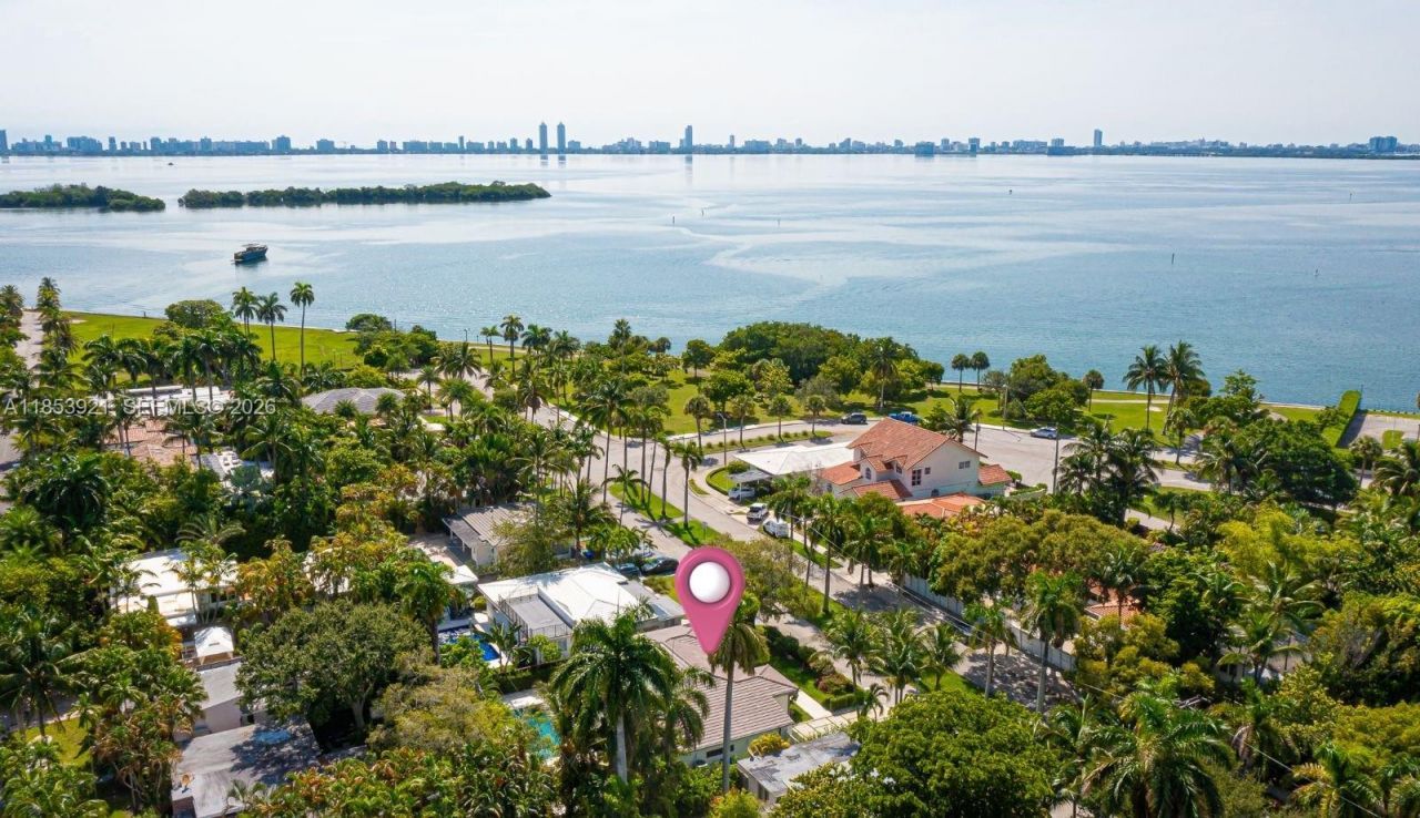 899 NE 71st St, Miami, FL 33138 Photo