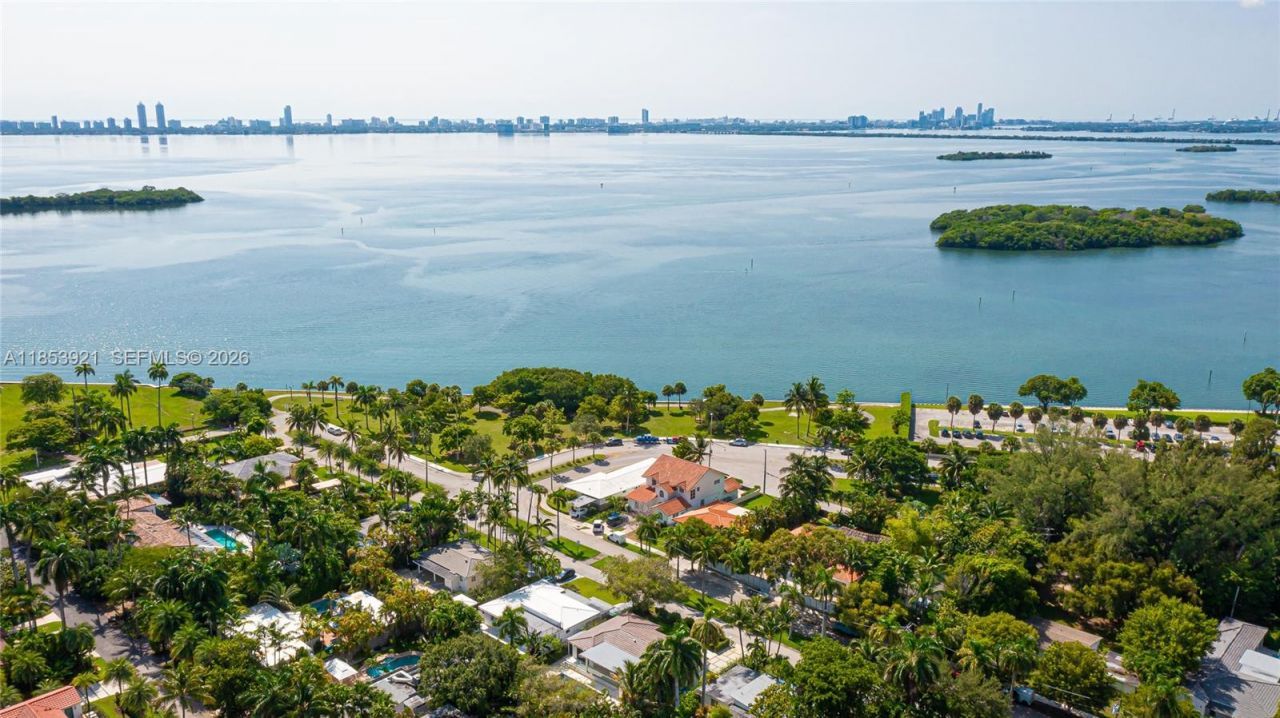 899 NE 71st St, Miami, FL 33138 Photo