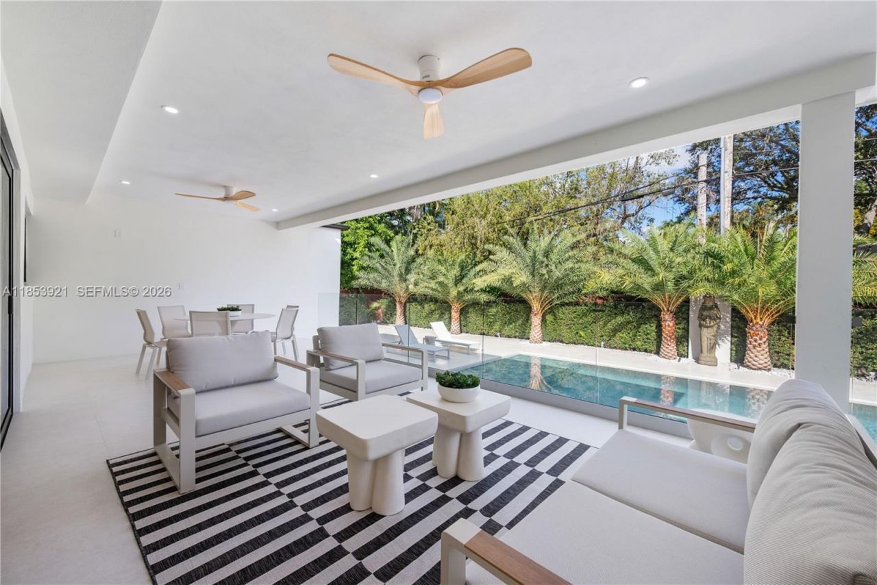 899 NE 71st St, Miami, FL 33138 Photo