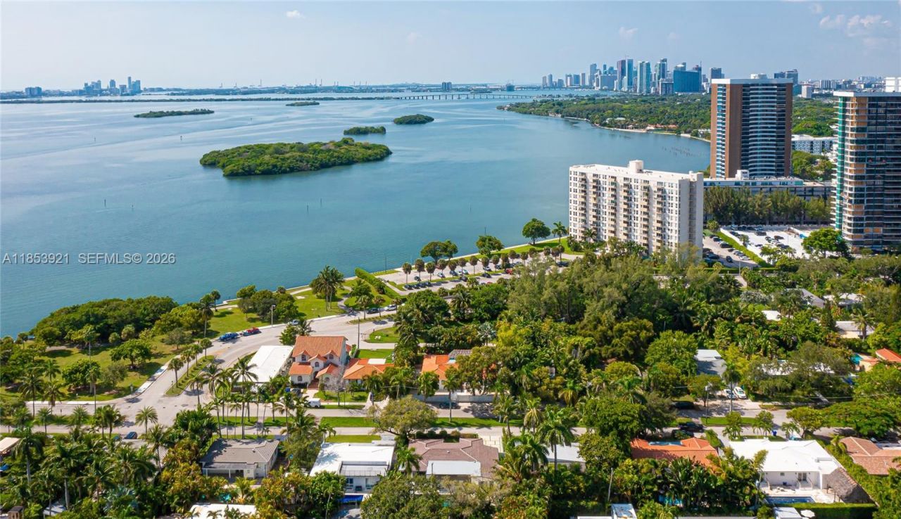 899 NE 71st St, Miami, FL 33138 Photo