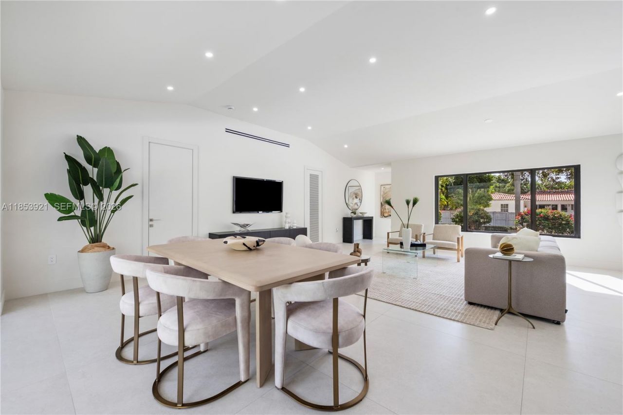 899 NE 71st St, Miami, FL 33138 Photo