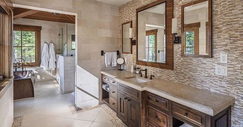 8186 Valhalla Drive, Truckee, CA 96161 Photo