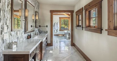 8186 Valhalla Drive, Truckee, CA 96161 Photo