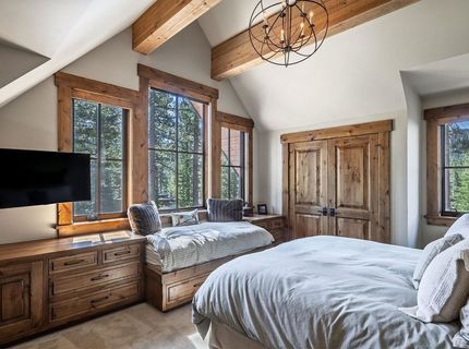 8186 Valhalla Drive, Truckee, CA 96161 Photo