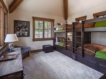 8186 Valhalla Drive, Truckee, CA 96161 Photo