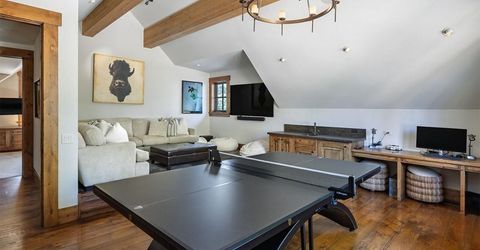 8186 Valhalla Drive, Truckee, CA 96161 Photo