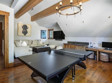 8186 Valhalla Drive, Truckee, CA 96161 Photo