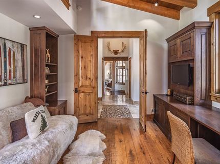 8186 Valhalla Drive, Truckee, CA 96161 Photo