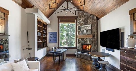 8186 Valhalla Drive, Truckee, CA 96161 Photo