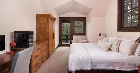 8221 Valhalla Drive, Truckee, CA 96161 Photo