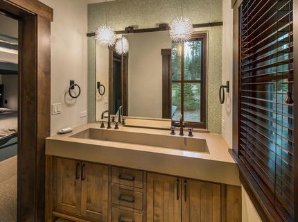 8221 Valhalla Drive, Truckee, CA 96161 Photo