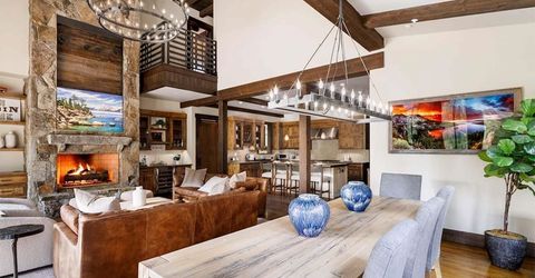 8221 Valhalla Drive, Truckee, CA 96161 Photo